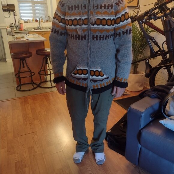 Men's or Women's Classic wool zip up jacket with hood - Picture 3 of 6